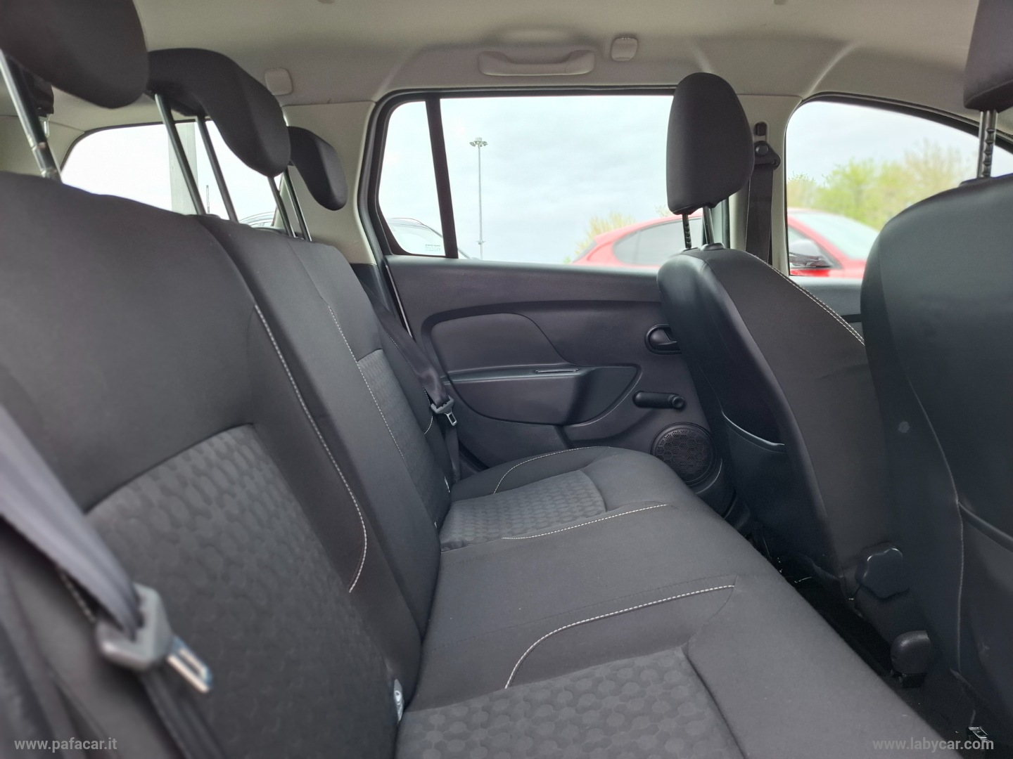 Logan MCV 1.5 dCi 8V 75 CV S&S Ambiance - immagine 17