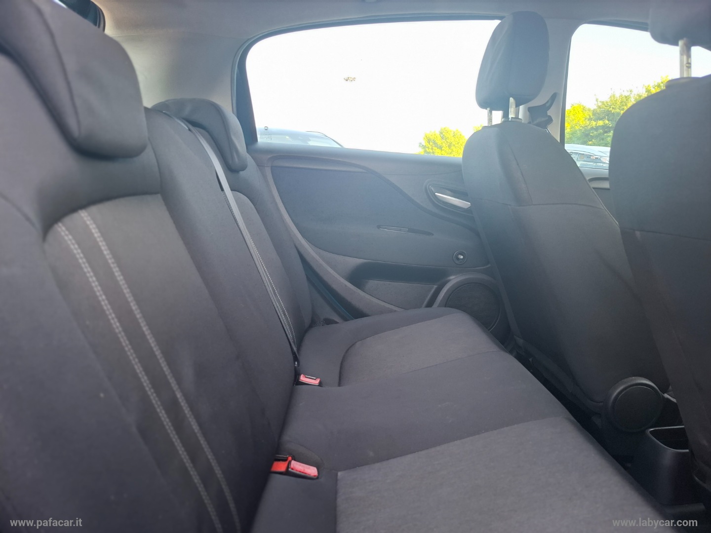 Punto 1.4 8V 5p. Natural Power Lounge - immagine 17