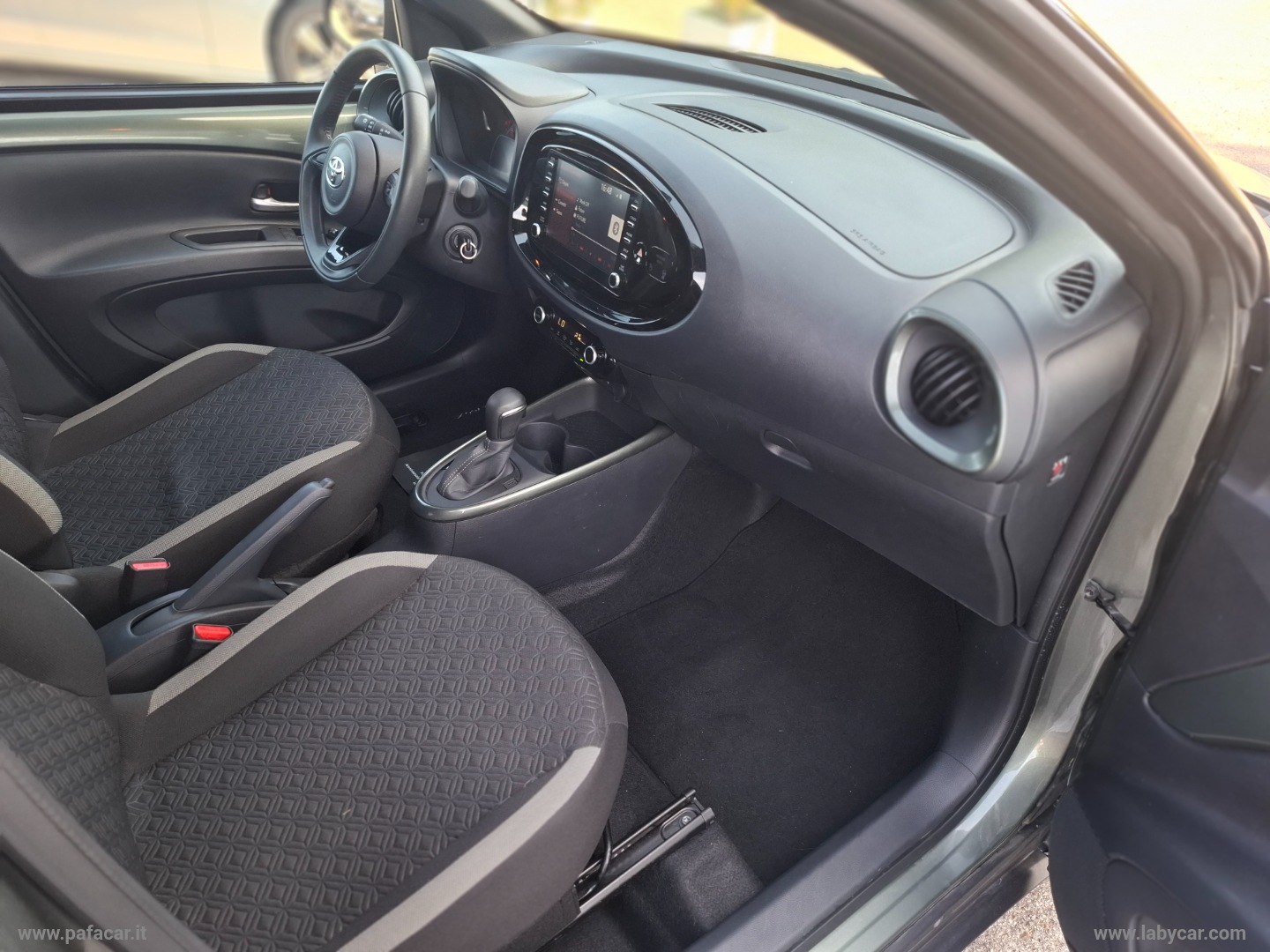 Aygo X 1.0 VVT-i 72 CV 5p.LoungeAirS-CVT - immagine 17