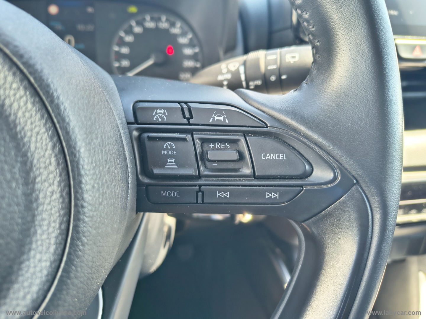 Yaris 1.5 Hybrid 5p. Active - immagine 17