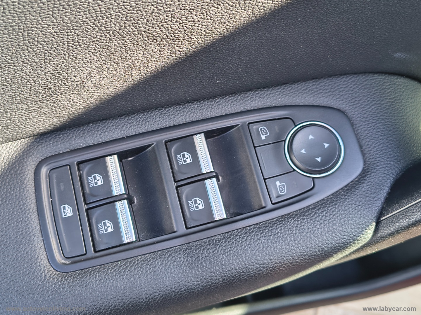 Captur TCe 100 CV GPL Techno - immagine 17