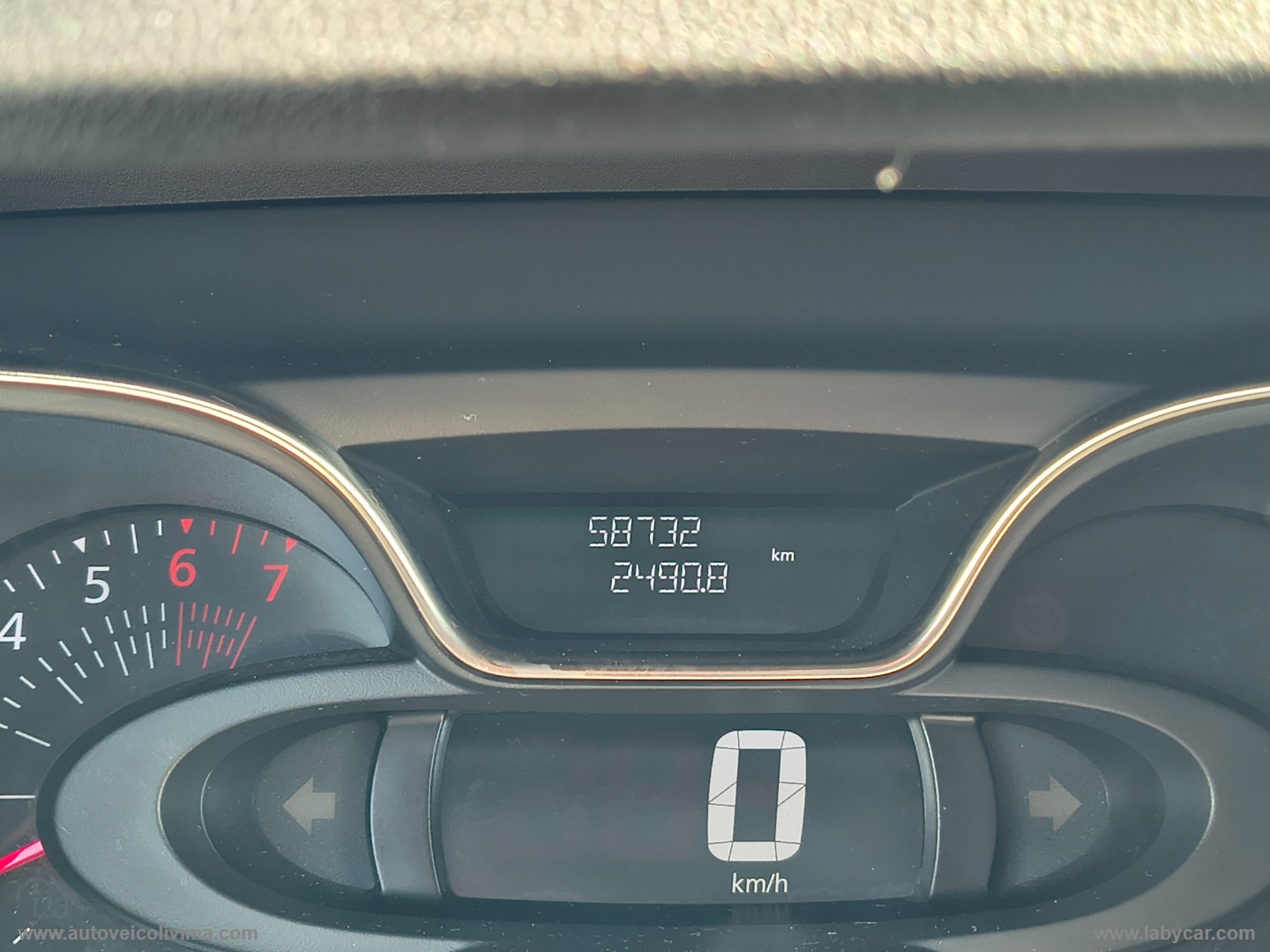 Captur TCe 12V 90 CV Business - immagine 17