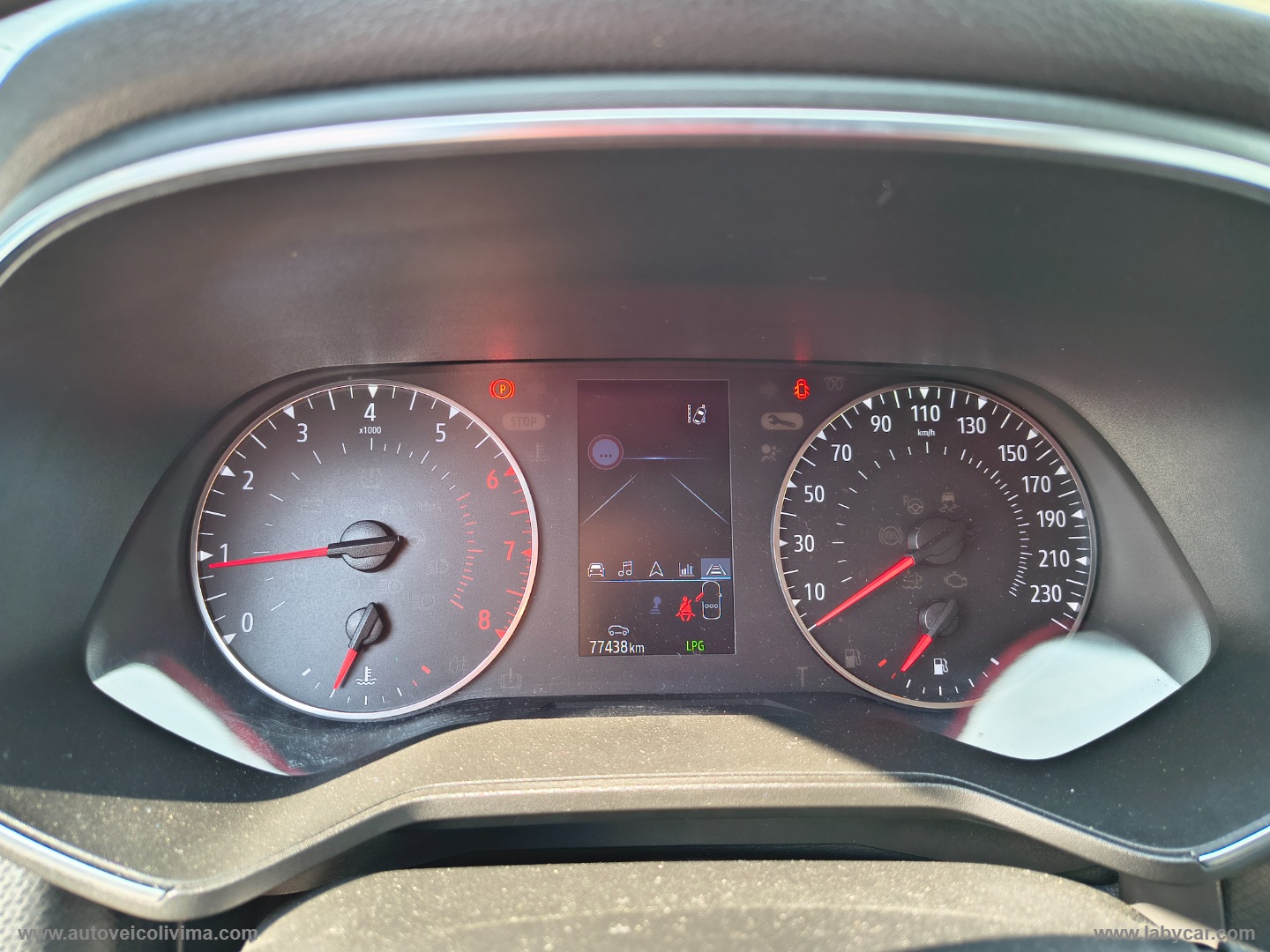 Clio TCe 100 CV GPL Business - immagine 17