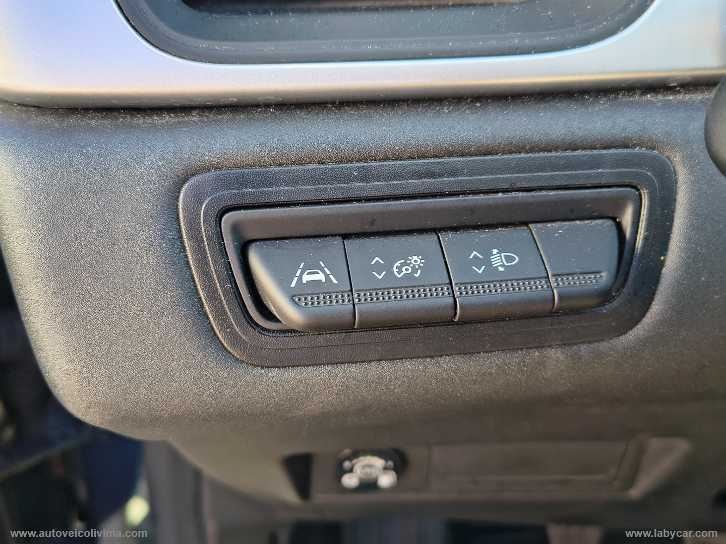 Captur TCe 12V 100 CV GPL Zen - immagine 17