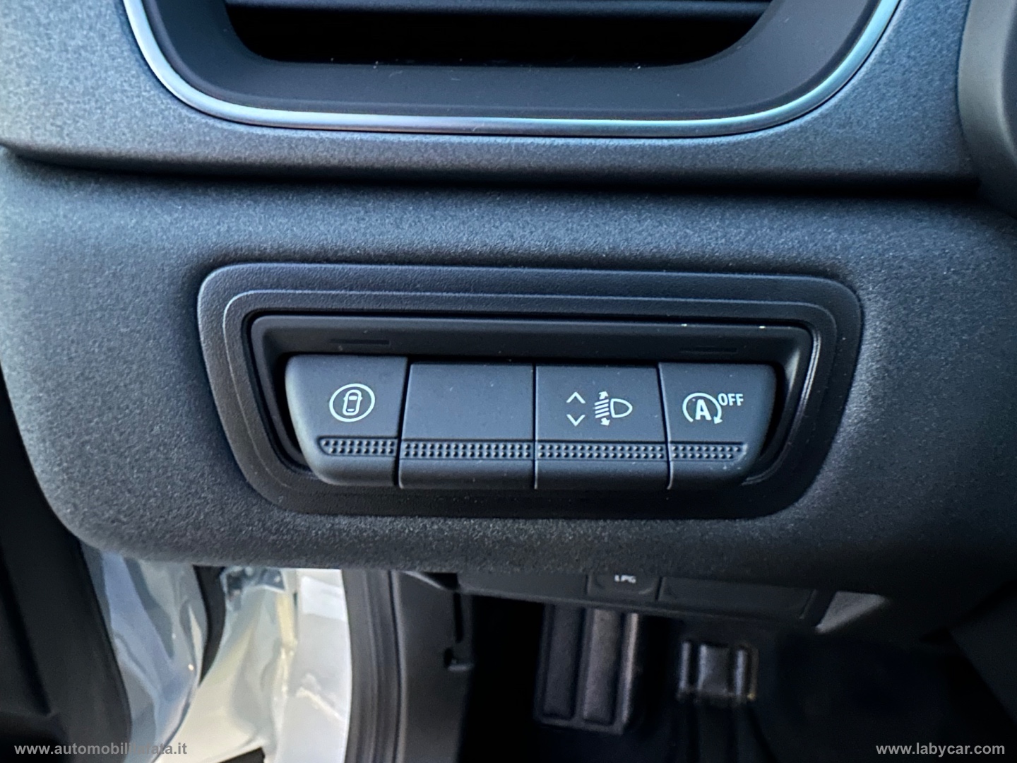 Captur ECO-G 100 CV Techno AZIENDALE KM 3.000 - immagine 17