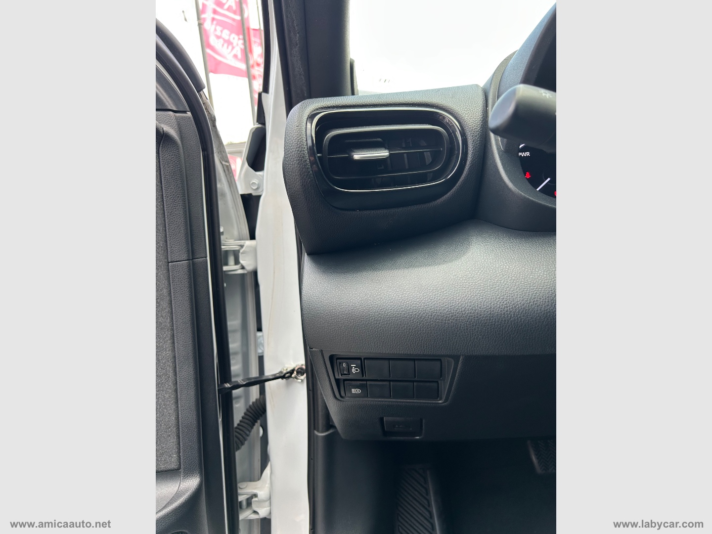 Yaris Cross 1.5 Hyb. 5p. E-CVT AWD Trend - immagine 17