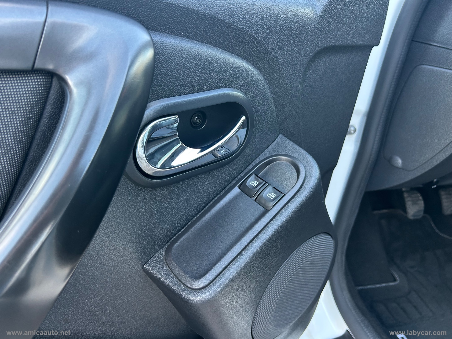 Duster 1.5 dCi 110 CV S&S 4x4 Lauréate - immagine 17