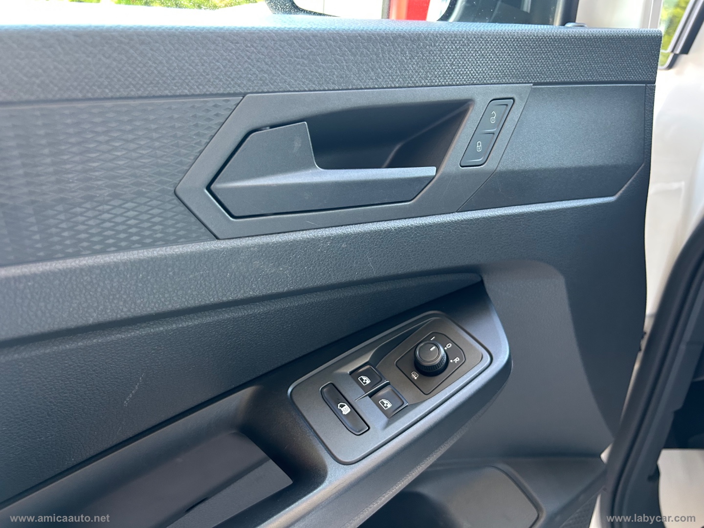 Caddy 2.0 TDI 122CV 4M Furgone Business 4X4 - immagine 17