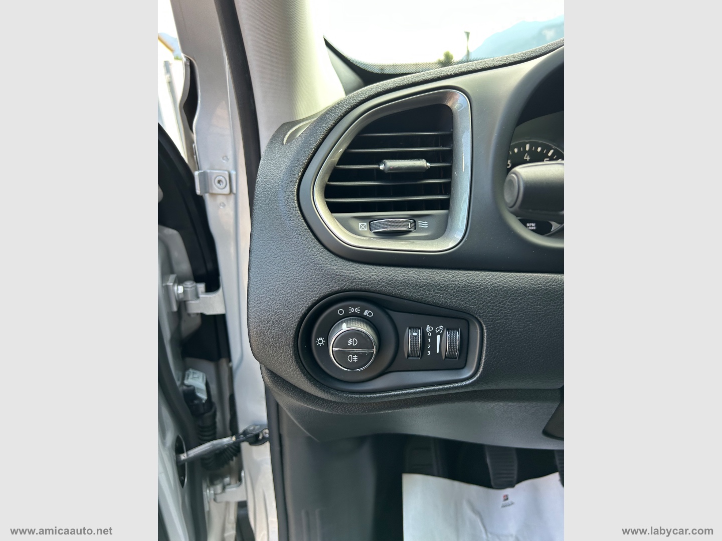 Renegade 1.0 T3 Limited - immagine 17