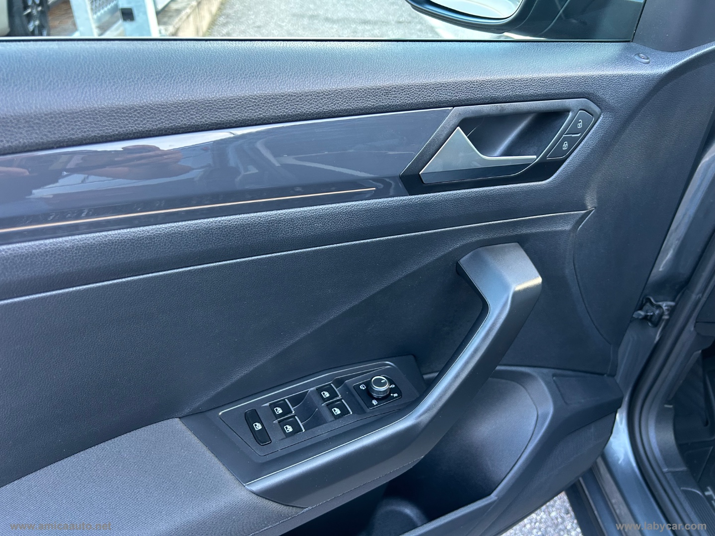 T-Roc 1.6 TDI SCR Advanced BlueMot.Tech. - immagine 17