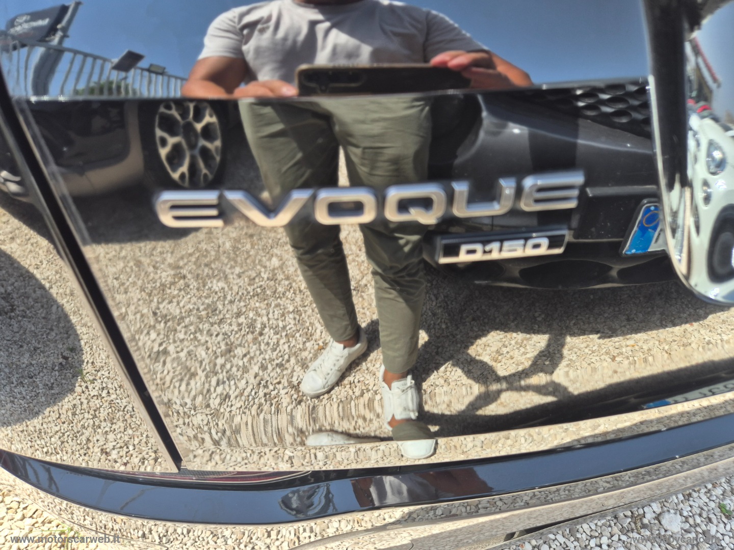 RR Evoque 2.0D I4 MHEV R-DYNAMIC AWD 150CV AUTO - immagine 17