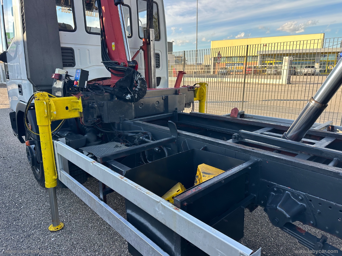 EUROCARGO TECTOR 75E15 RIBALTABILE CON GRU-PINZA ROTANTE - immagine 17