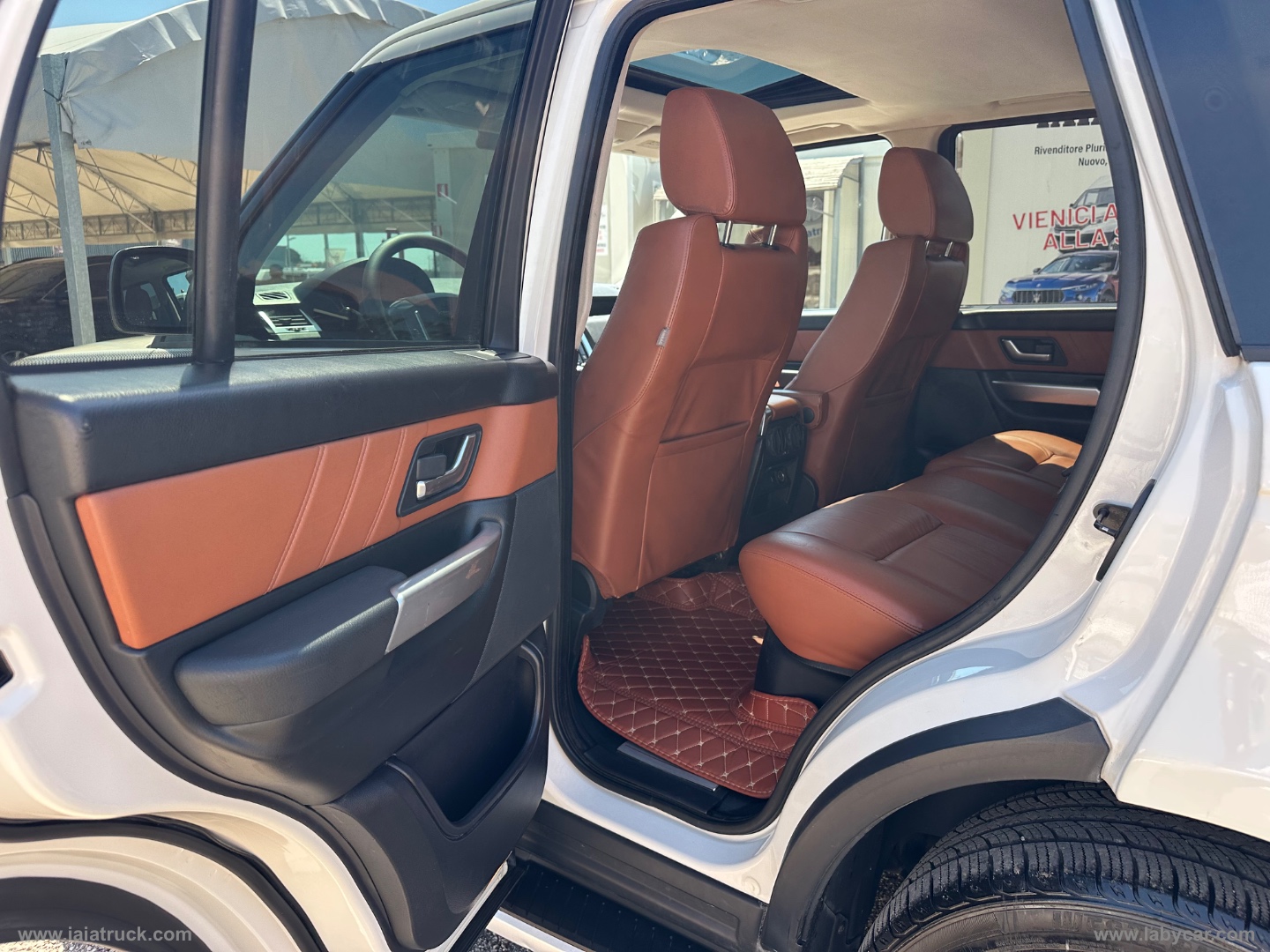 Range Rover Sport 2.7 TDV6 HSE - immagine 17