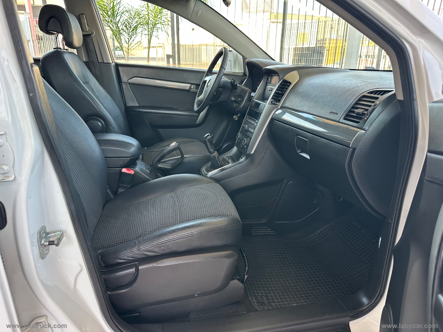 Captiva 2.0 VCDi 2WD 7 POSTI - immagine 17