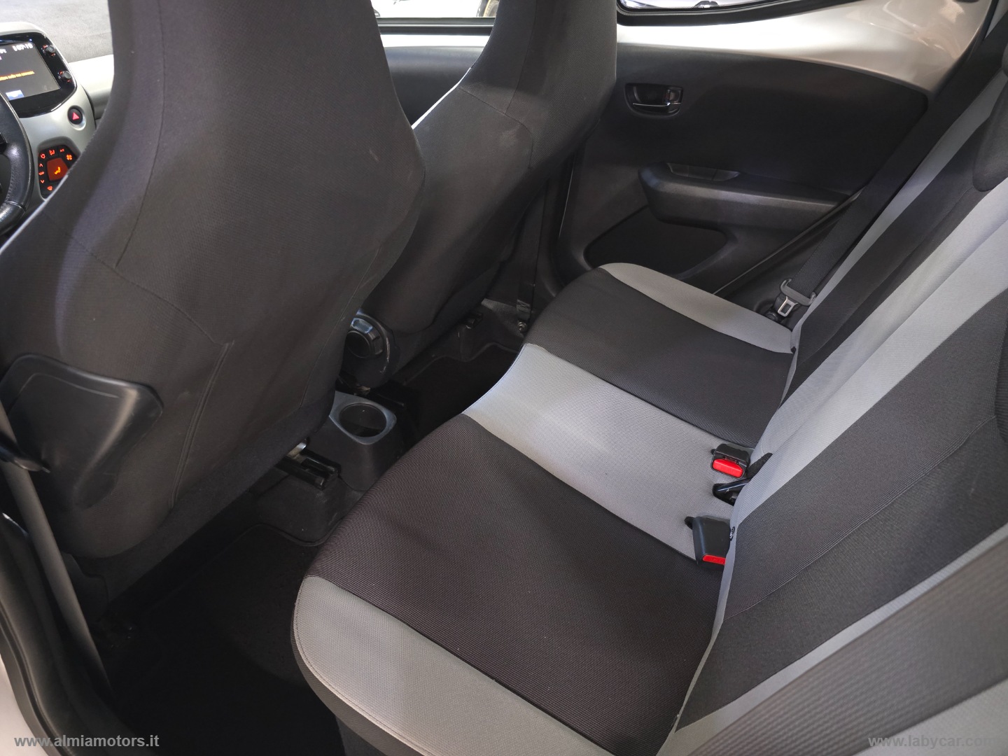 Aygo 1.0 VVT-i 69 CV 5p. x-play TSS - immagine 17