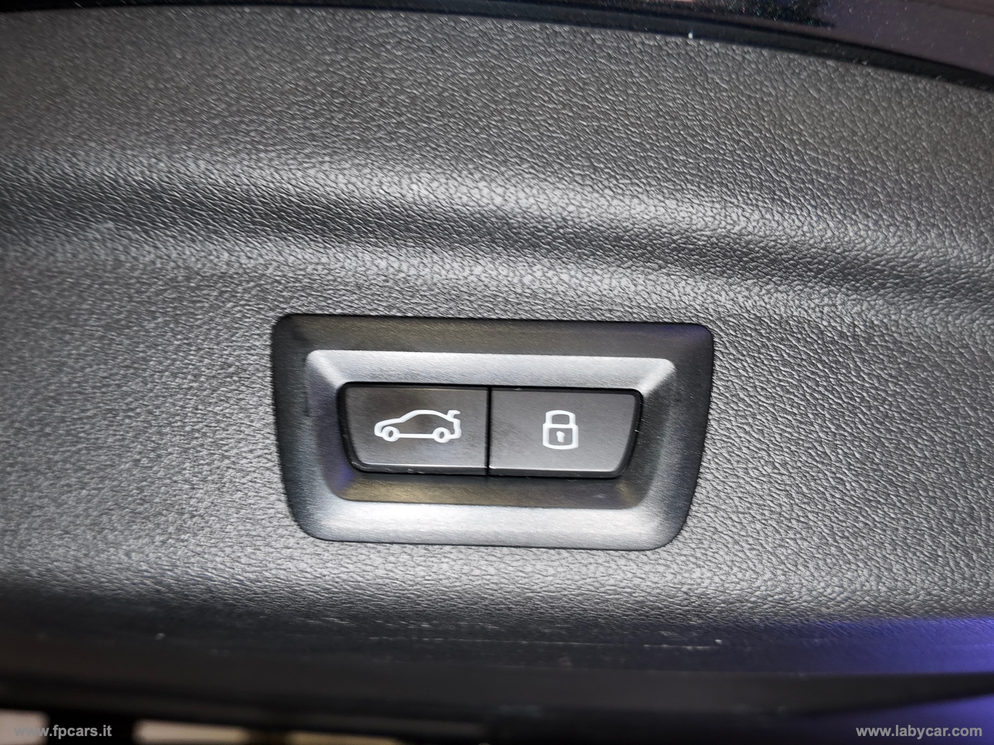 218d Active Tourer Luxury - immagine 17