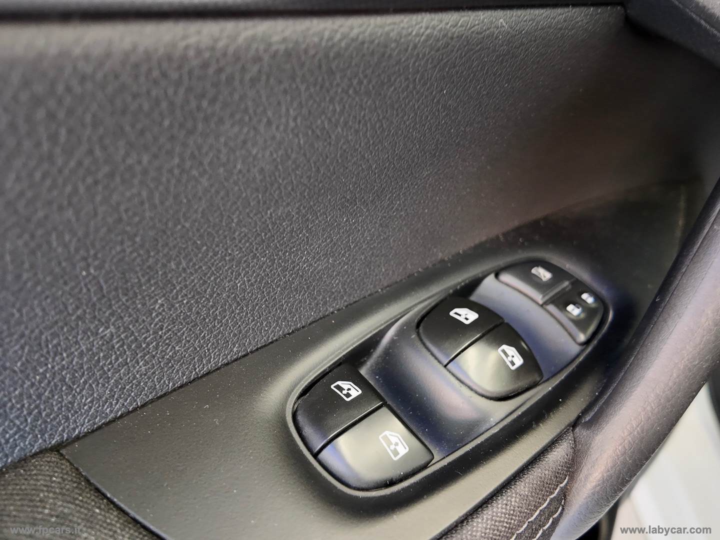 Qashqai 1.6 dCi 2WD XTronic N-CONNECTA - immagine 17