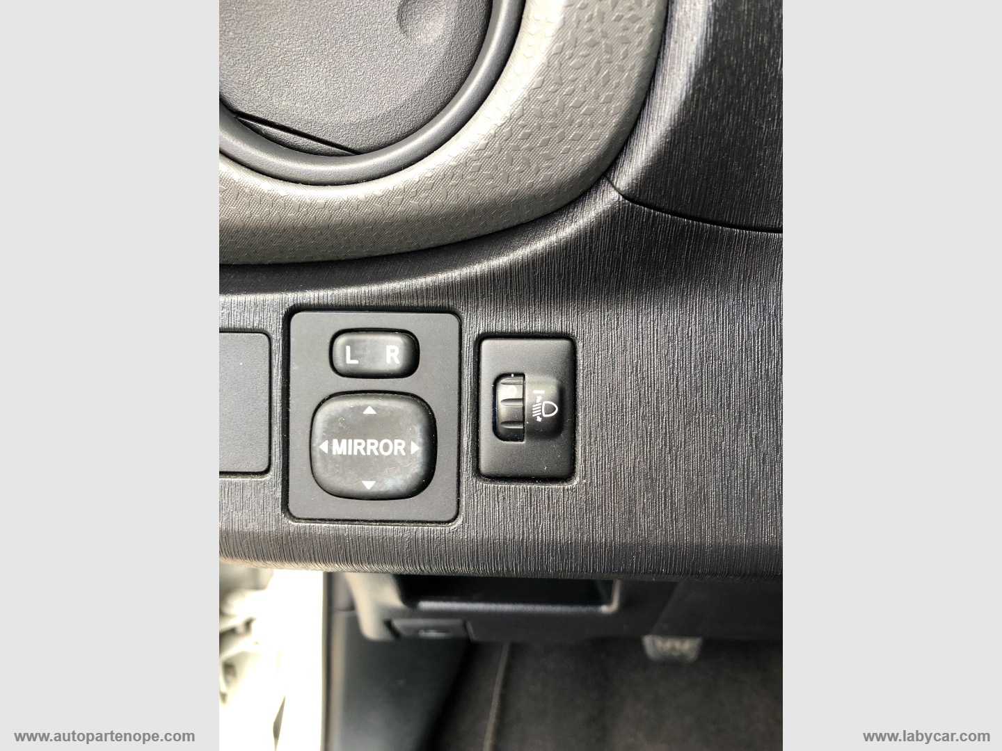 Yaris 1.0 5p. Active - immagine 17