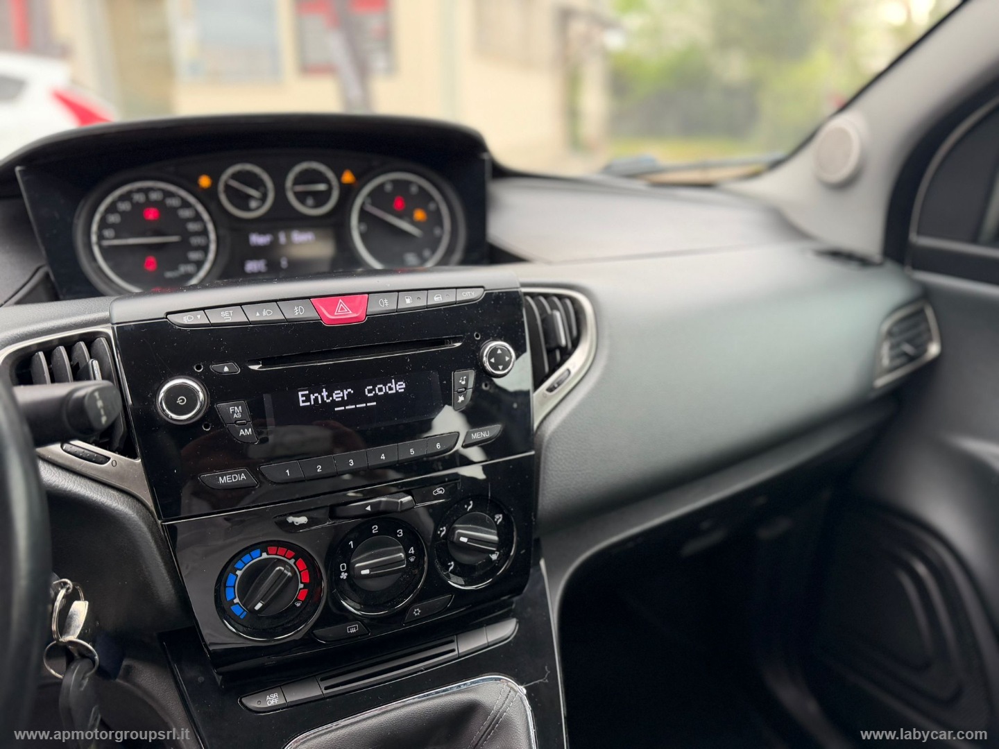 Ypsilon 1.3 MJT 95 CV 5p. S&S Gold - immagine 17