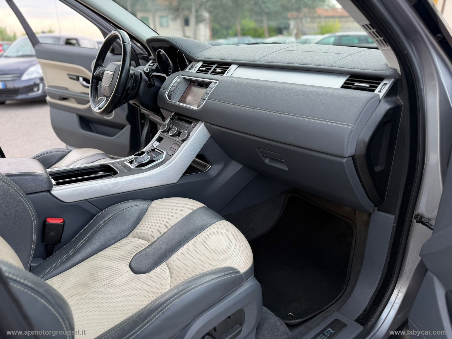 RR Evoque 2.2 TD4 150CV HSE Dynamic - immagine 17