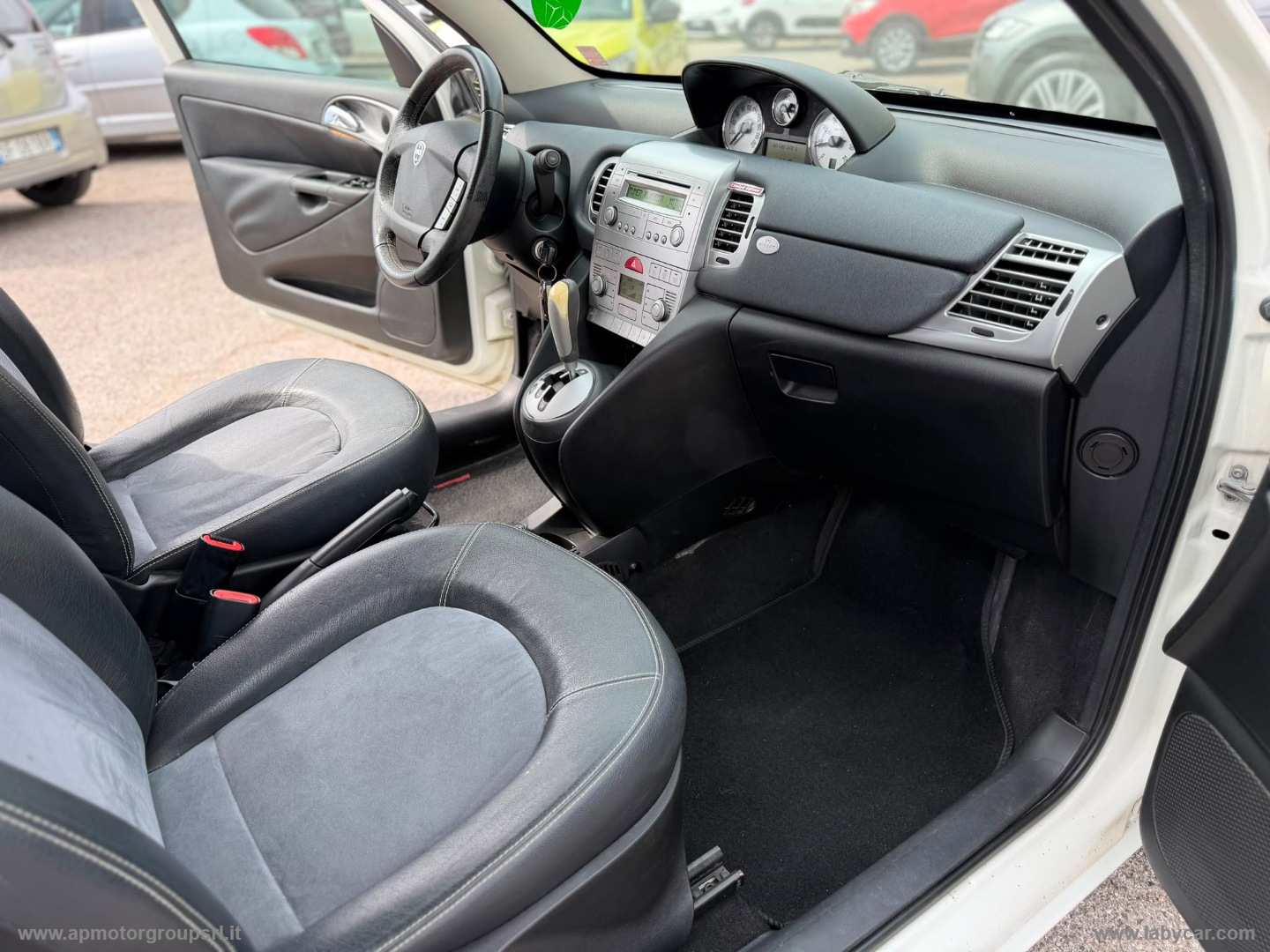 Ypsilon 1.4 16V Platino AUTOMATICA - immagine 17