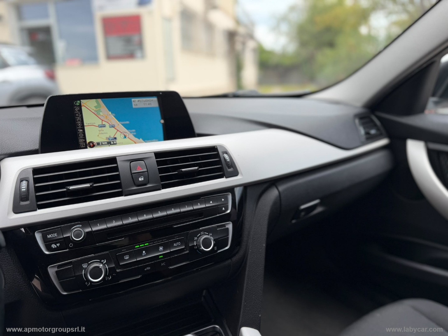 316d Touring Business Advantage aut. - immagine 17