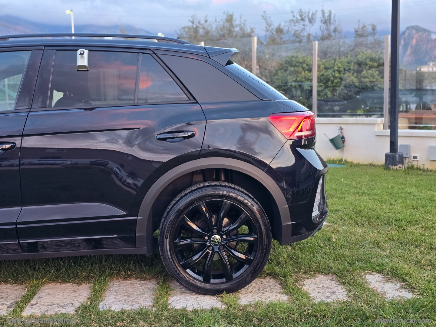 T-Roc 2.0 TDI SCR R-Line - immagine 17