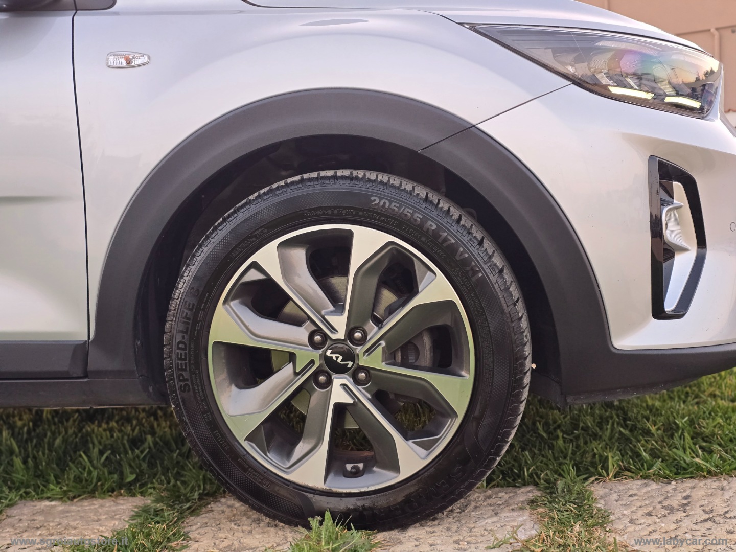 Stonic 1.0 T-GDi 100 CV MHEV iMT Style - immagine 17
