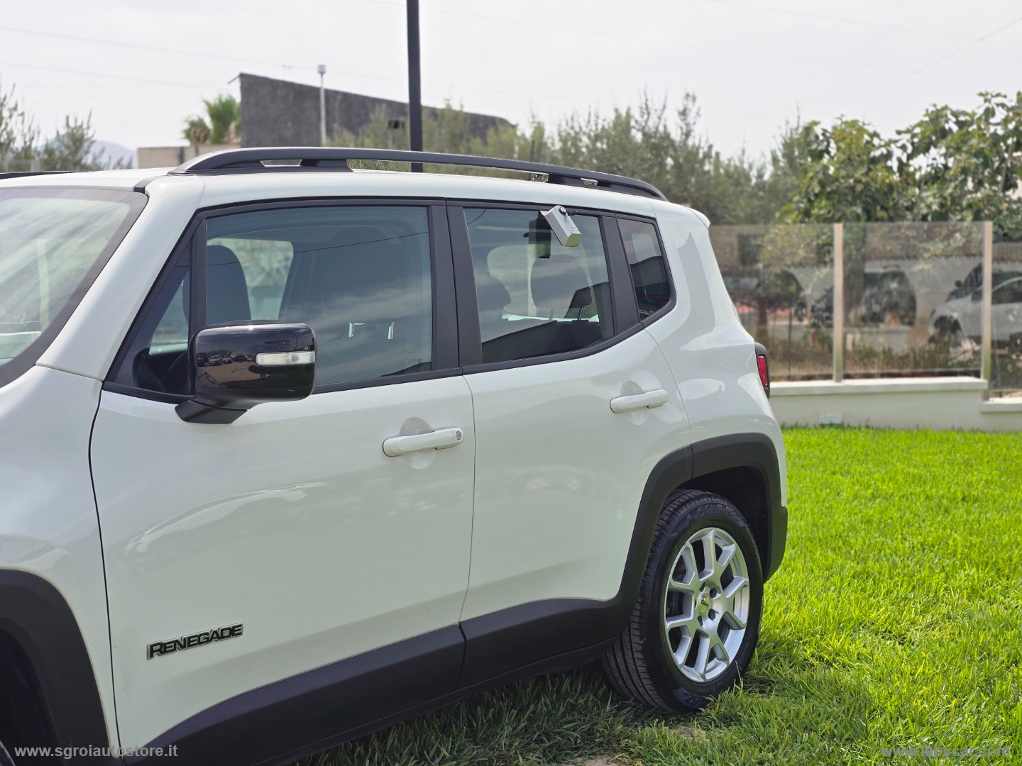 Renegade 1.6 Mjt 130CV Limited - immagine 17