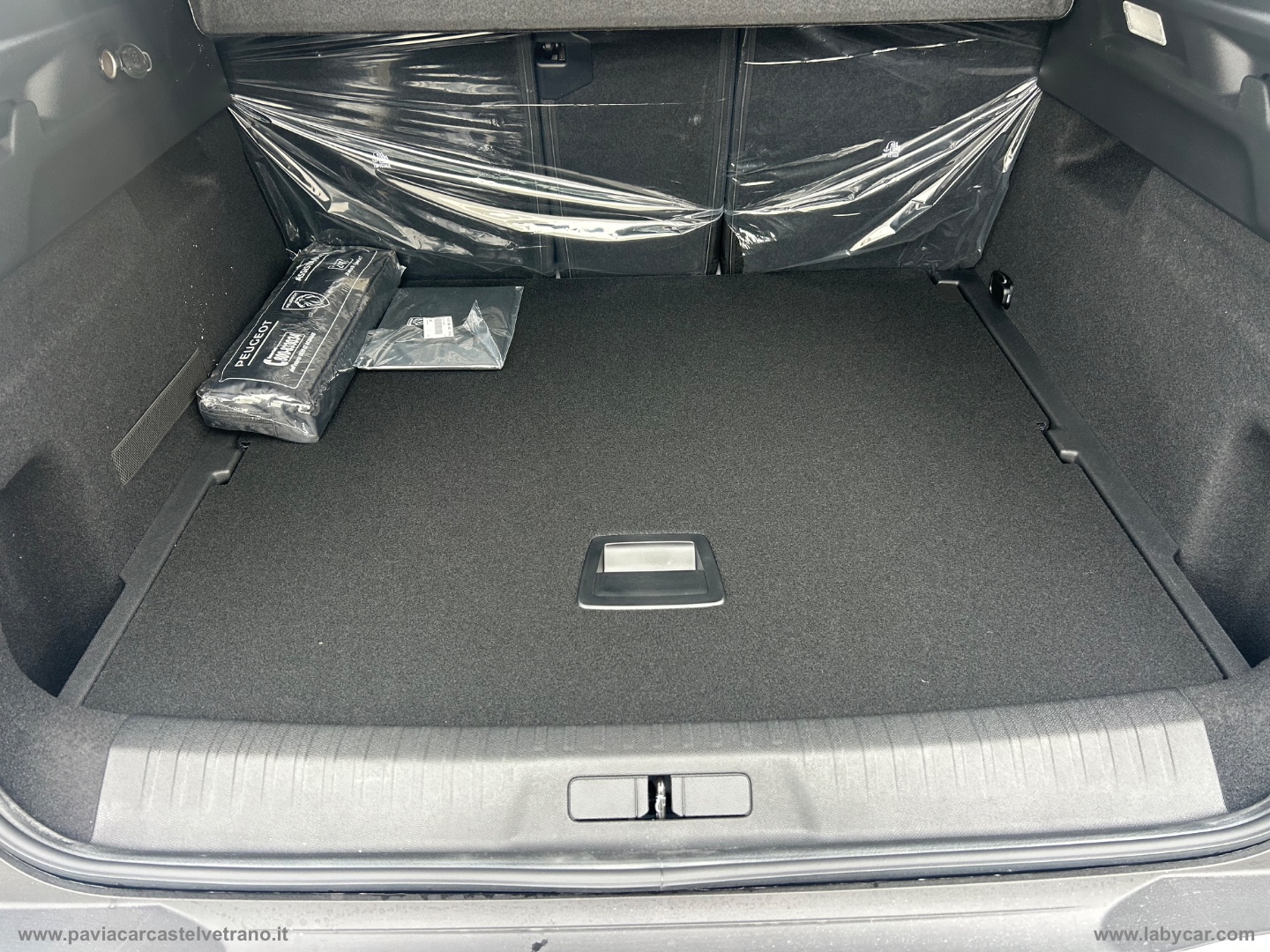 3008 Hybrid 145 e-DCS6 Allure KM/0 - immagine 17