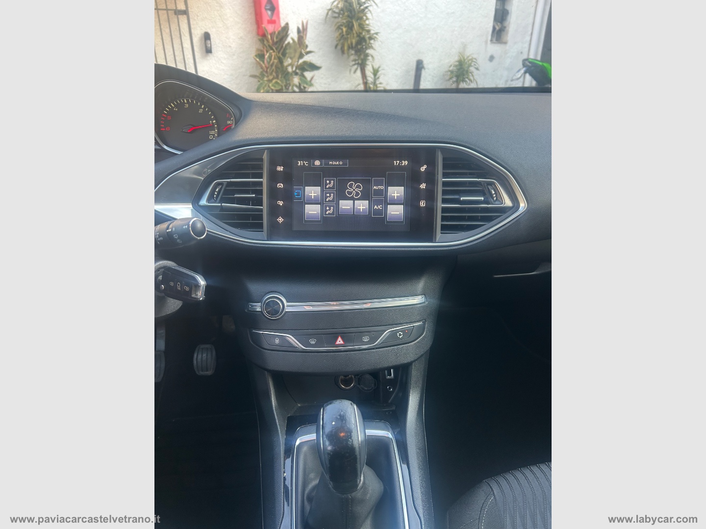 308 1.6 HDi 110 CV 5p. Féline - immagine 17