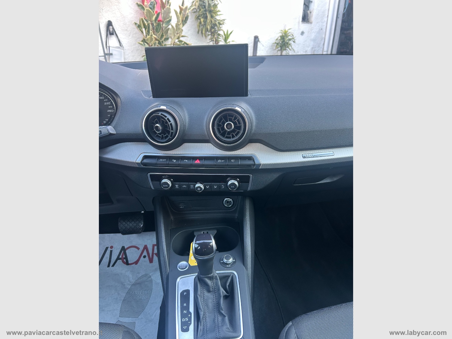 Q2 30 TDI S tronic Identity Black - immagine 17