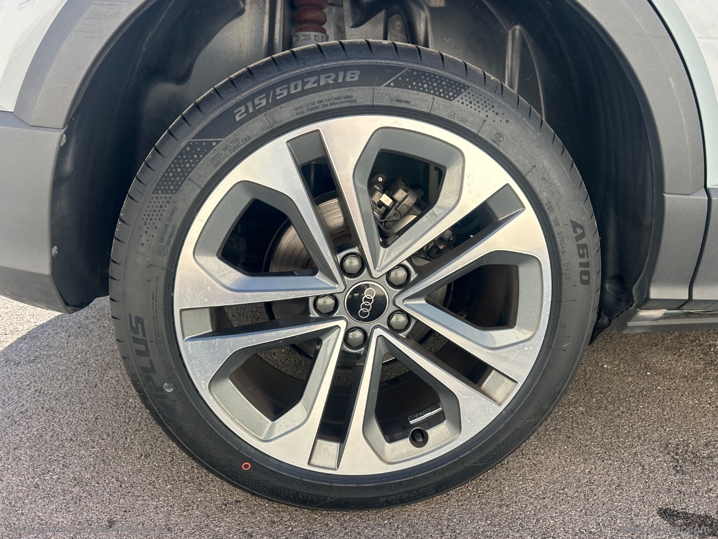 Q2 30 TDI S tronic Identity Black - immagine 17