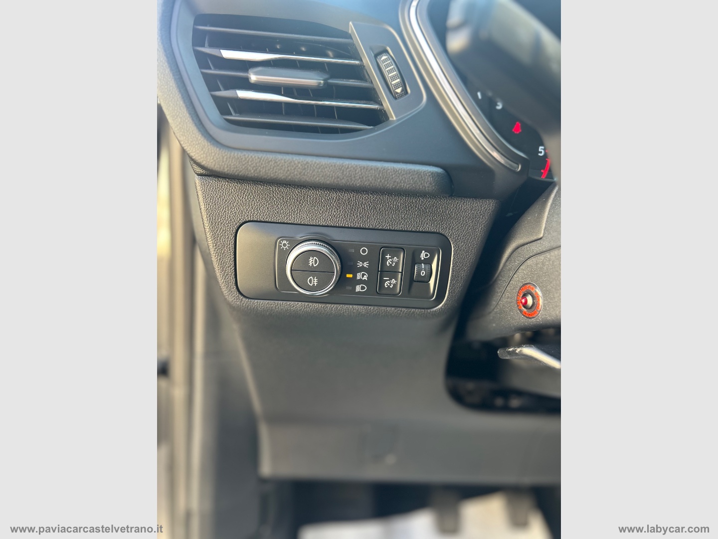 Kuga 1.5 EcoBlue 120 CV 2WD Titanium - immagine 17