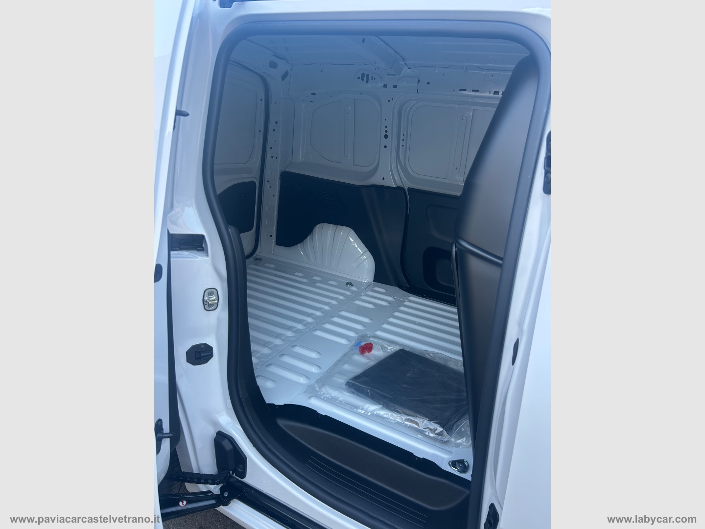 DOBLÒ 1.5 BlueHdi 100CV PC-TN Van KM/0 - immagine 17