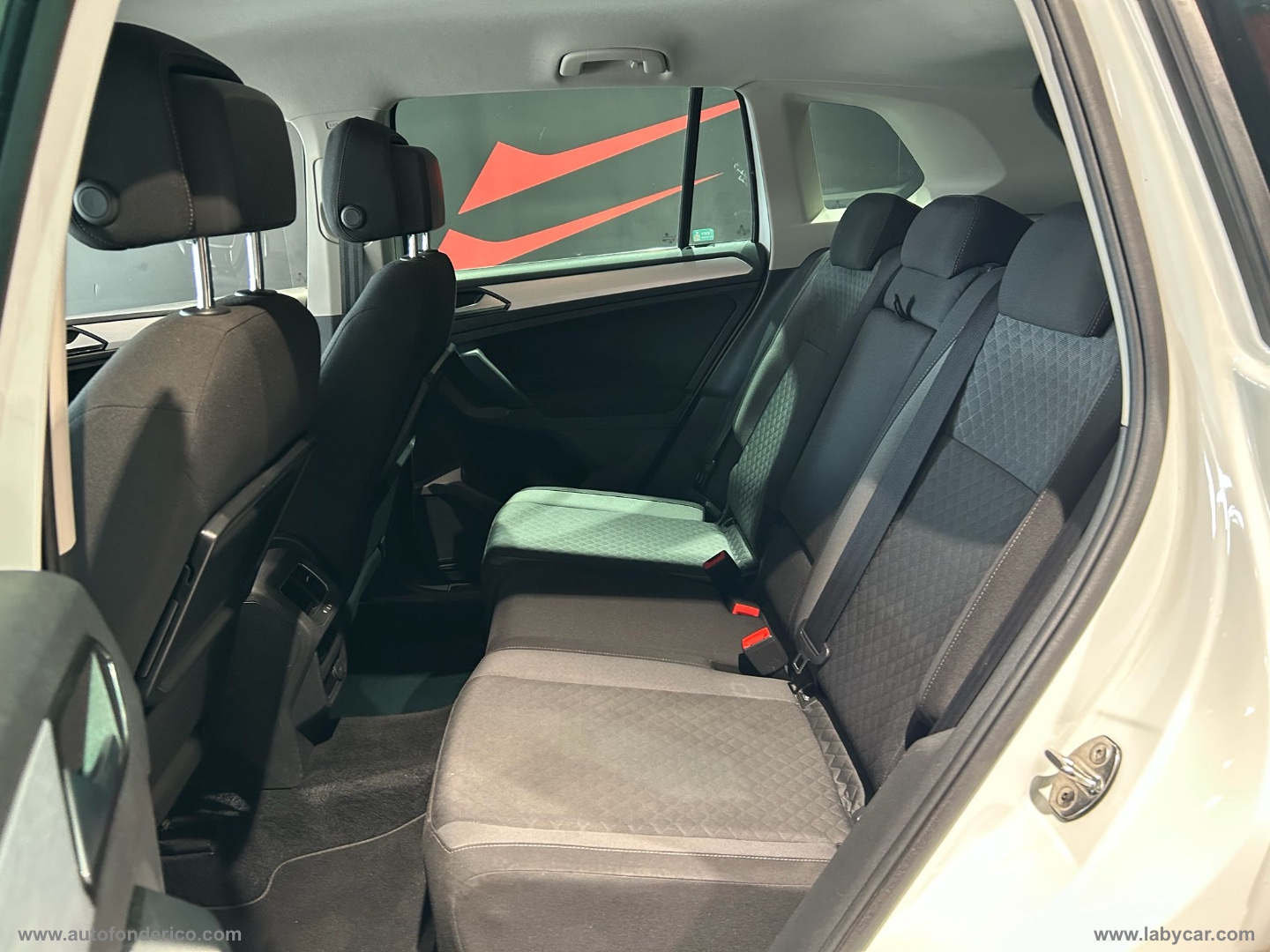 Tiguan 1.6 TDI Style BMT - immagine 17