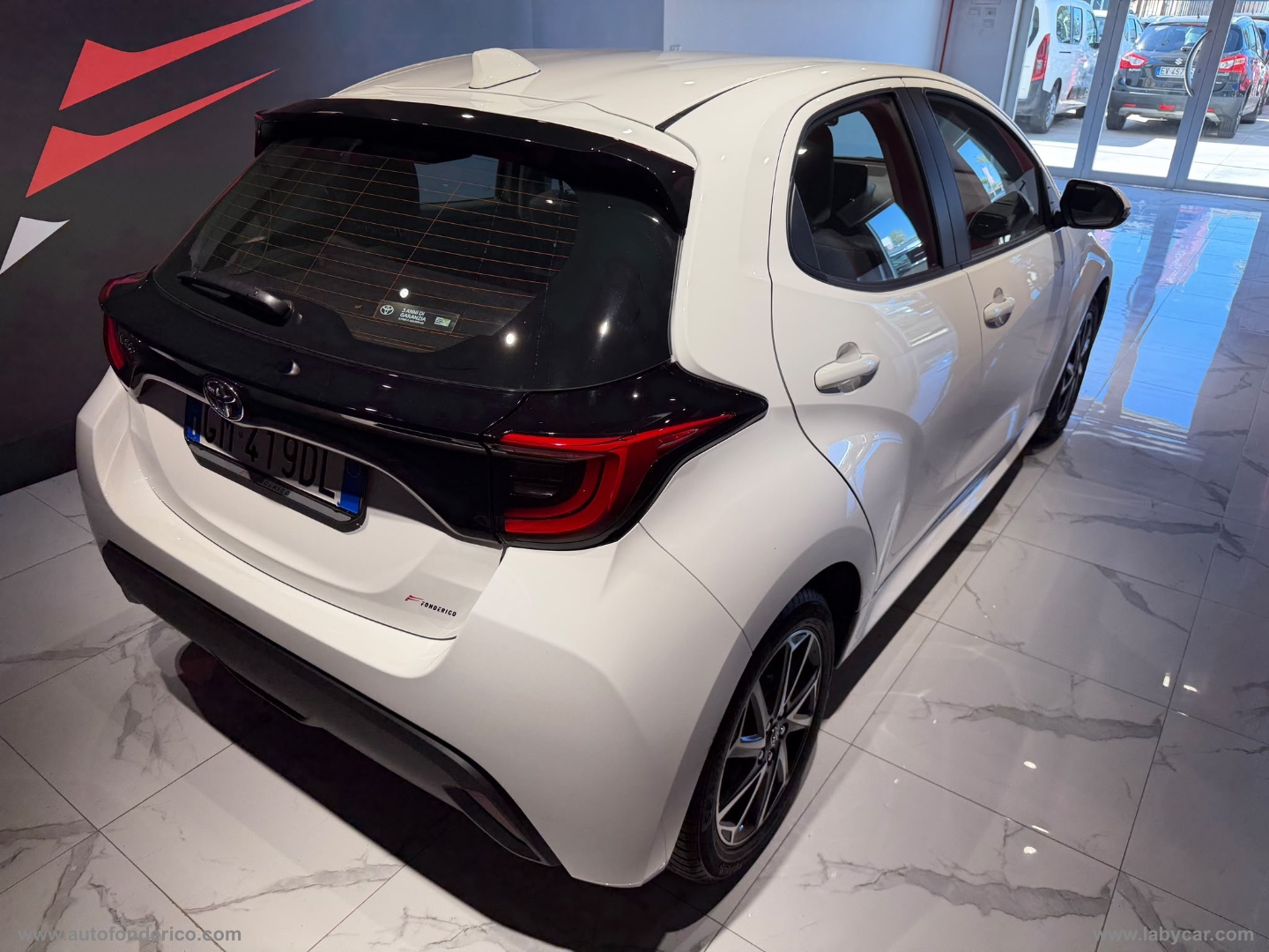 Yaris 1.0 5p. Active - immagine 17
