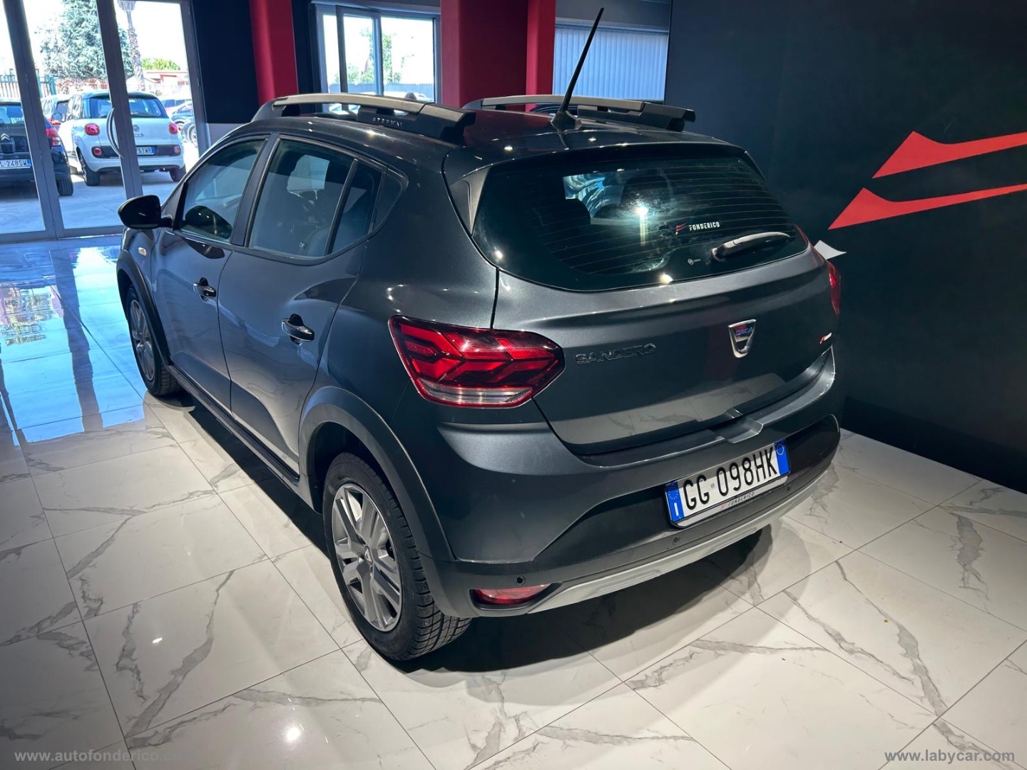 Sandero Stepway 1.0 TCe 90 CV Comfort - immagine 17