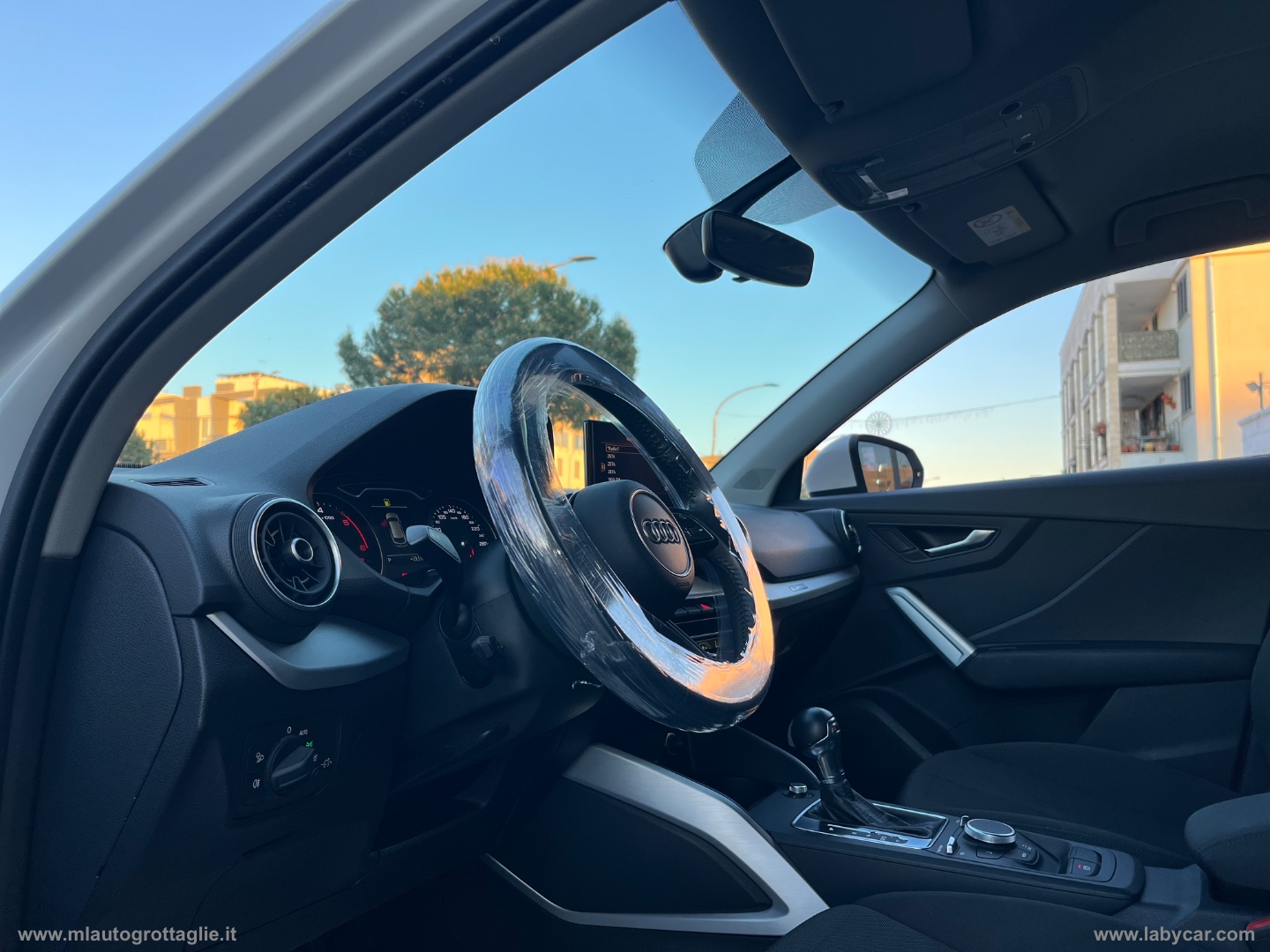 Q2 30 TDI S tronic Business Design - immagine 17