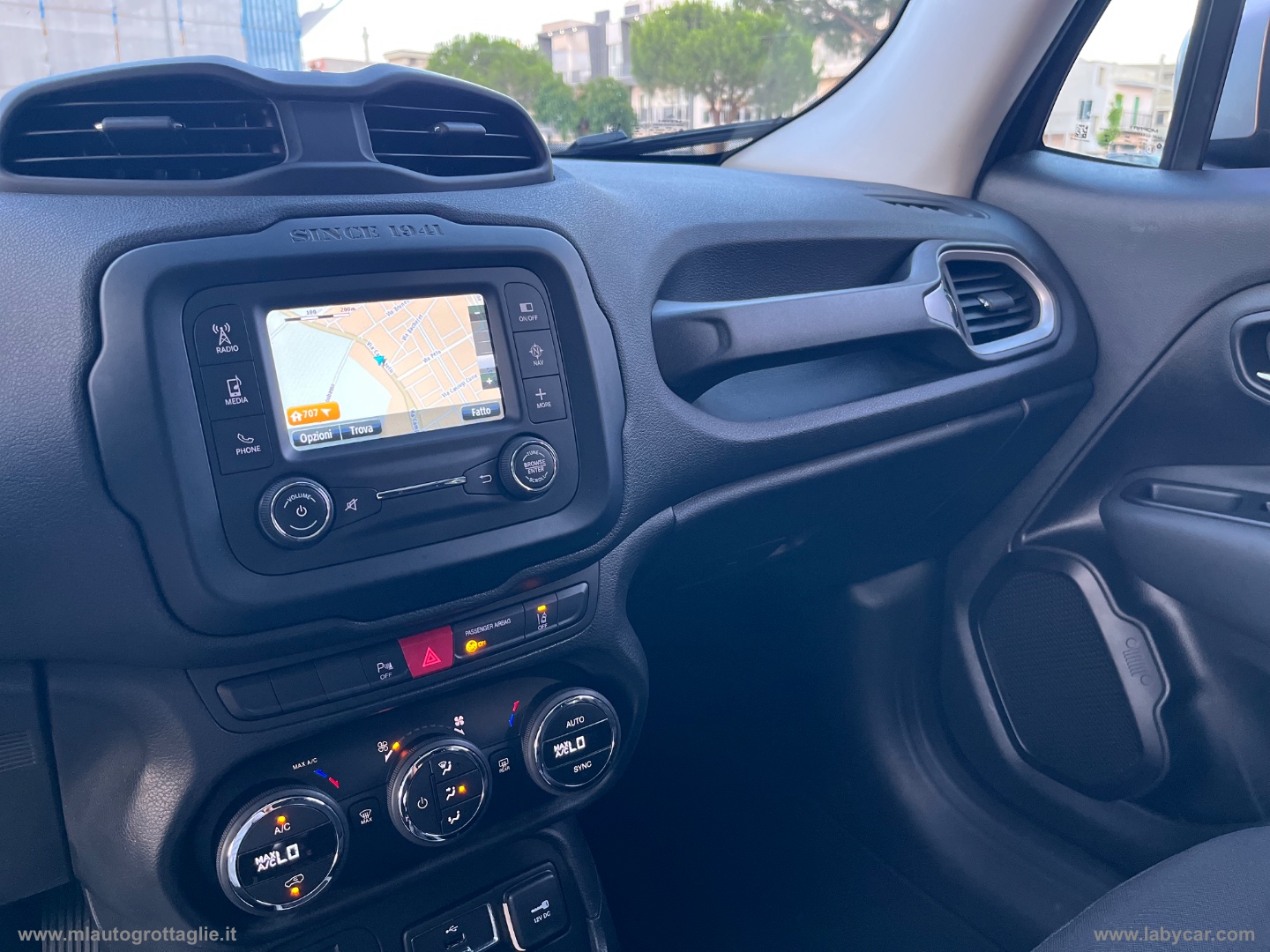 Renegade 1.6 Mjt 120CV Limited TETTO APRIBILE - immagine 17