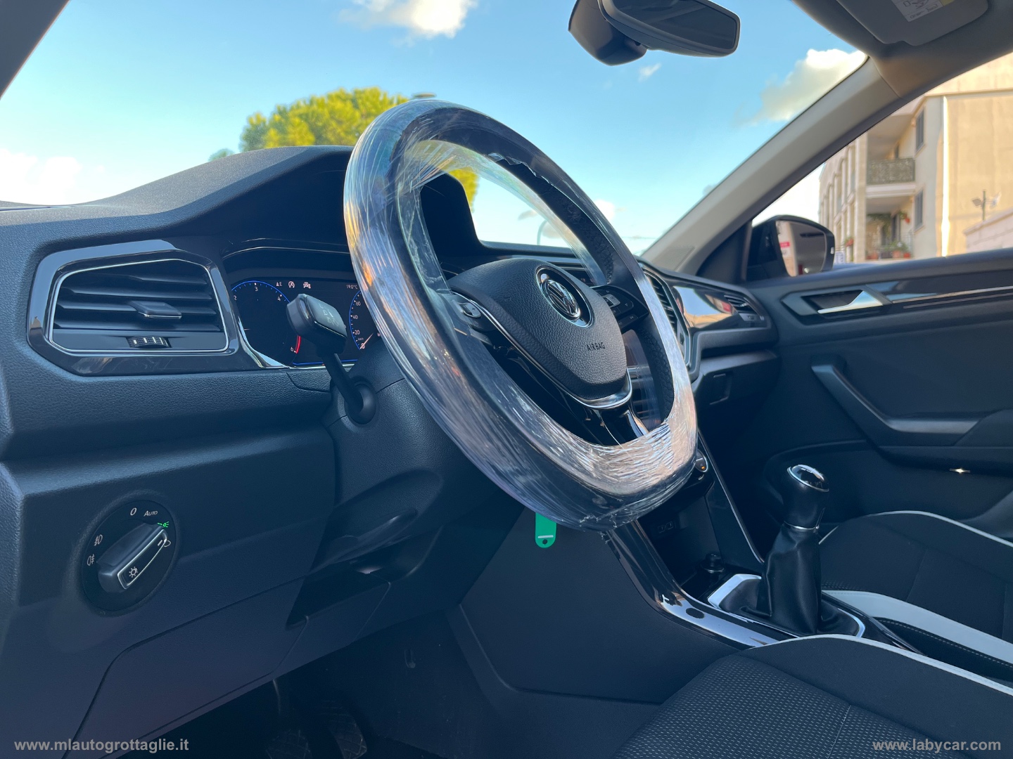 T-Roc 1.6 TDI SCR Advanced BlueMot.Tech. - immagine 17
