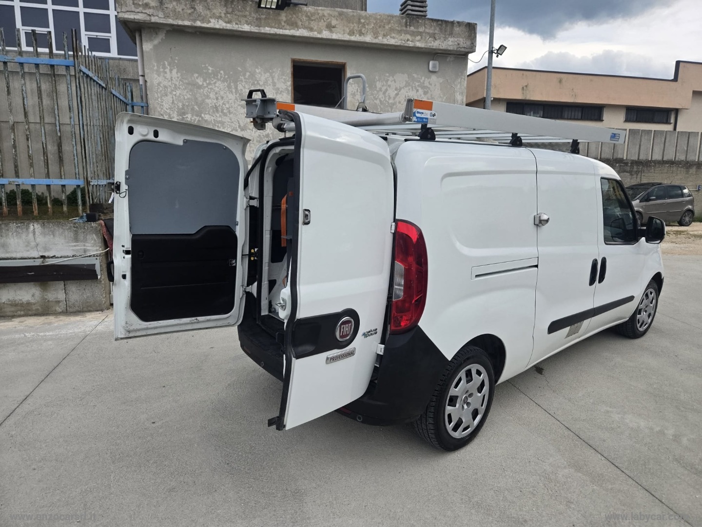 Doblò 1.4 Nat.Pow.PL-TN Cargo Maxi Loun. OFFICINA MOBILE - immagine 17