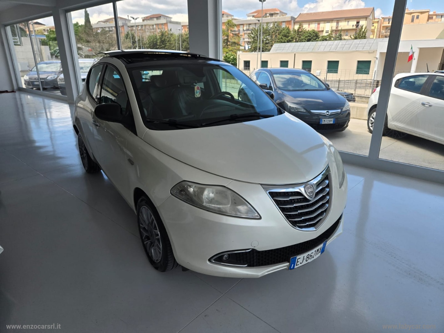 Ypsilon 1.3 MJT 95 CV 5p. S&S Platinum TETTO APRIBILE - immagine 17