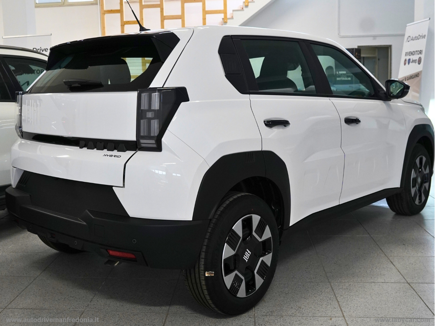 Grande Panda 1.2 Hybrid 110 CV S&S Icon - immagine 17