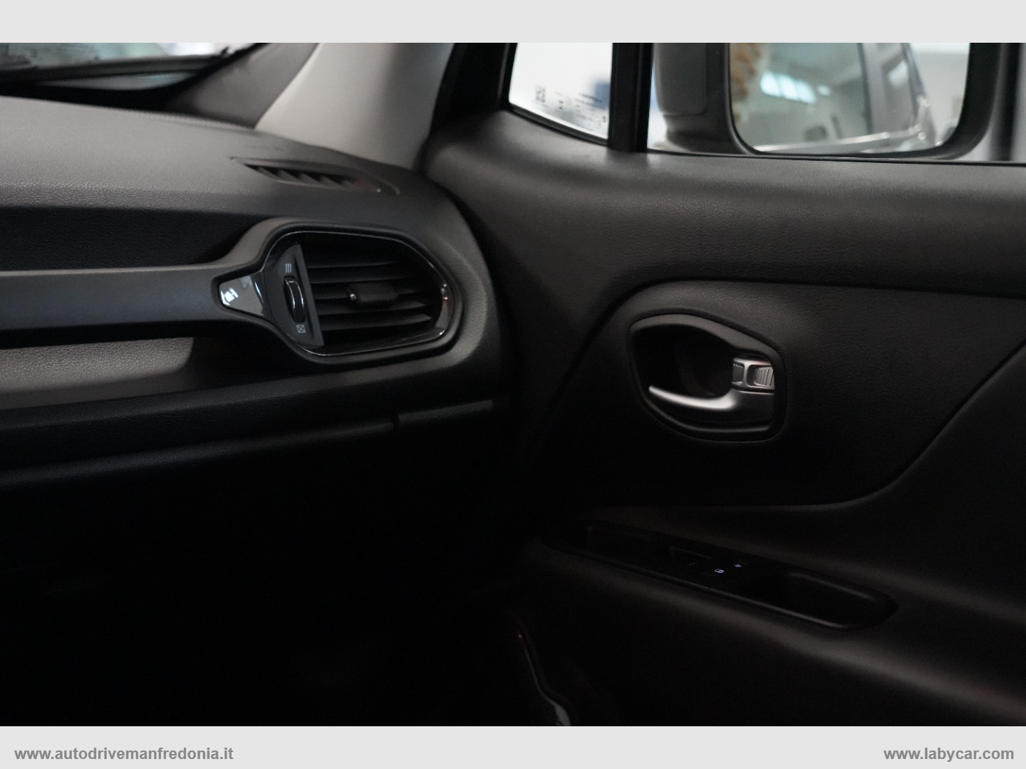 Renegade 1.3 T4 PHEV 4xe Limited - immagine 17