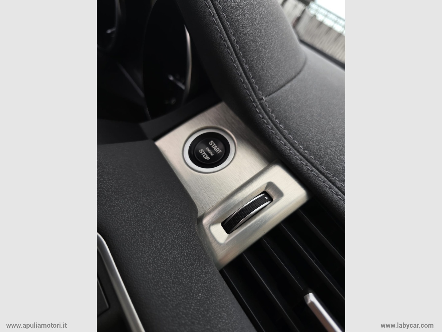 RR Evoque 2.0 TD4 150 CV 5p. Bs Ed. Pure - immagine 17