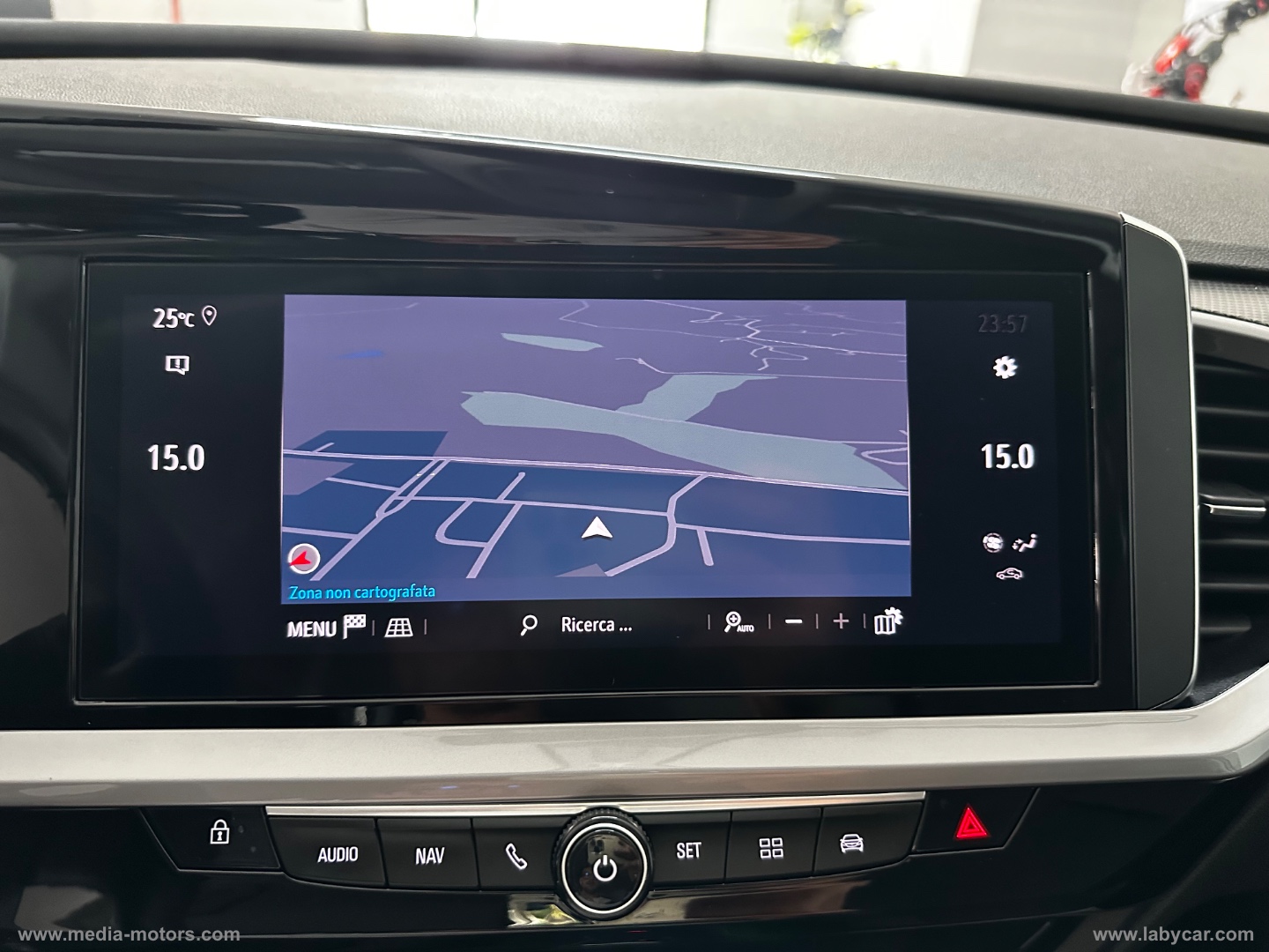 Grandland 1.5 D Ecotec aut. Ultimate - immagine 17