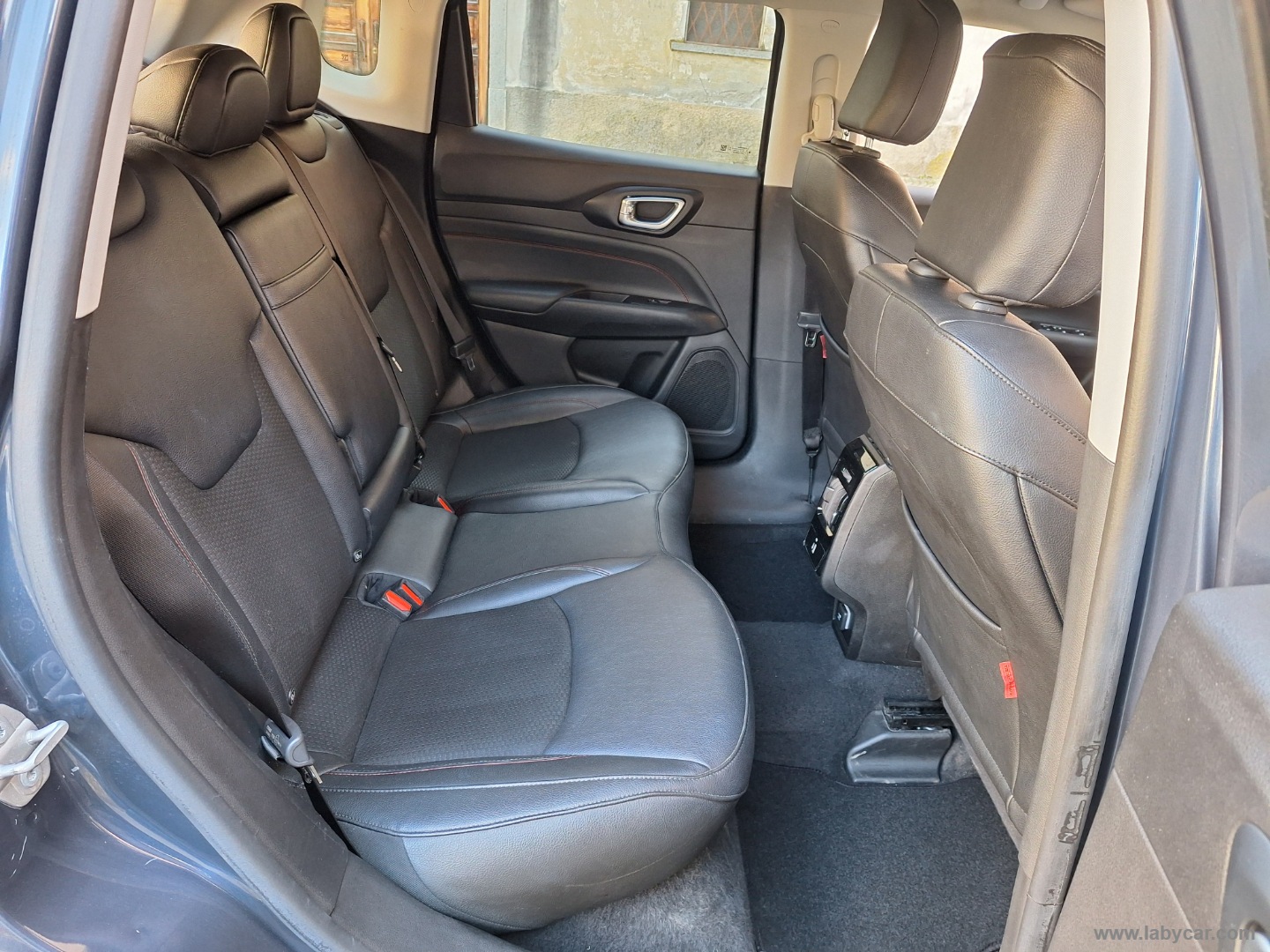 Compass 1.3 T4 240CV PHEV AT6 4xe TRAILHAWK - immagine 17