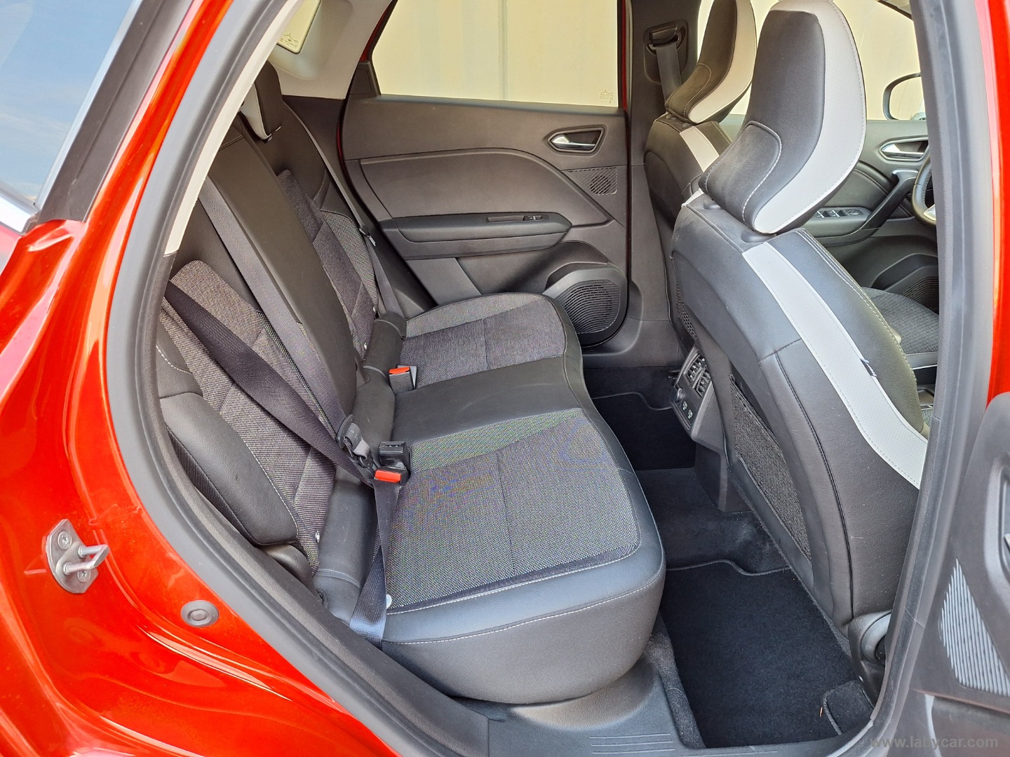 Captur TCe 100 CV GPL UNICOPROP. CERCHI 17 - immagine 17