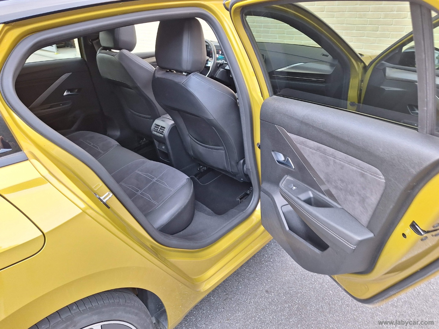 Astra Ultimate TETTO SERVICE UFF 1.5 Turbo D 130 CV AT8 - immagine 17